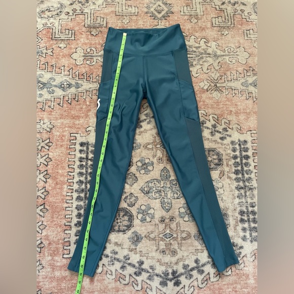 Peloton Show Up Blue Pocket Athletic Workout Leggings Size Medium - Picture 6 of 6